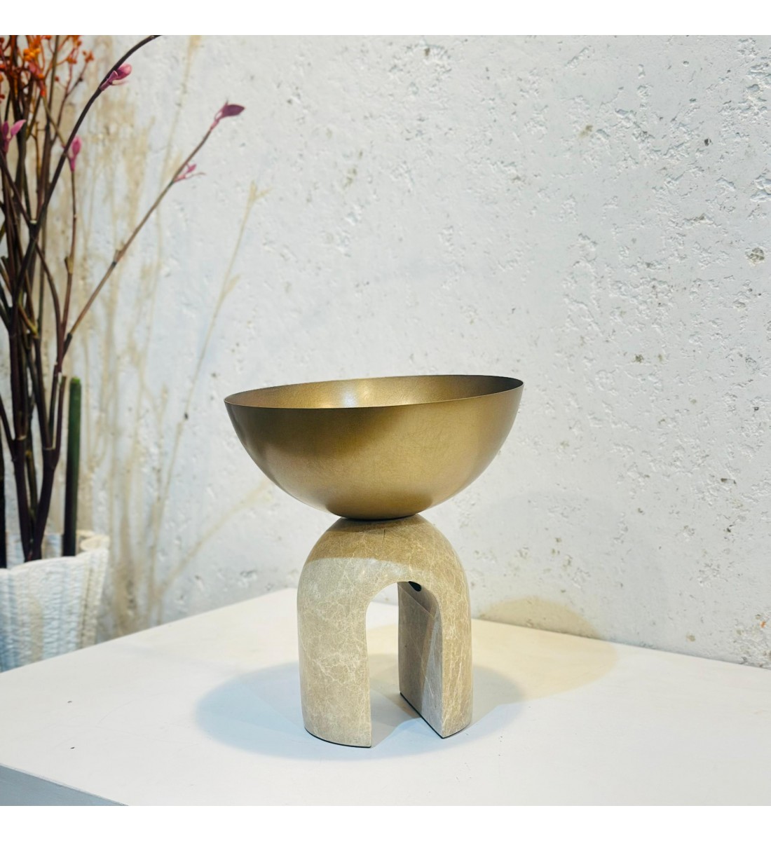 Round metal tray with marble 19 x 17 x 17 cm