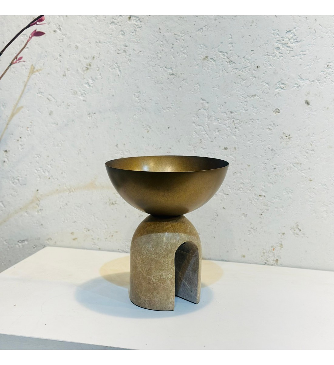 Round metal tray with marble 19 x 17 x 17 cm