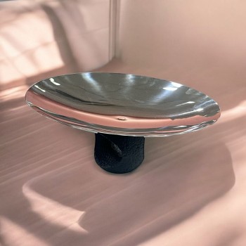 صحن تقديم من الاستانلس استيل  وقاعده مقاس 32×32×13سم 