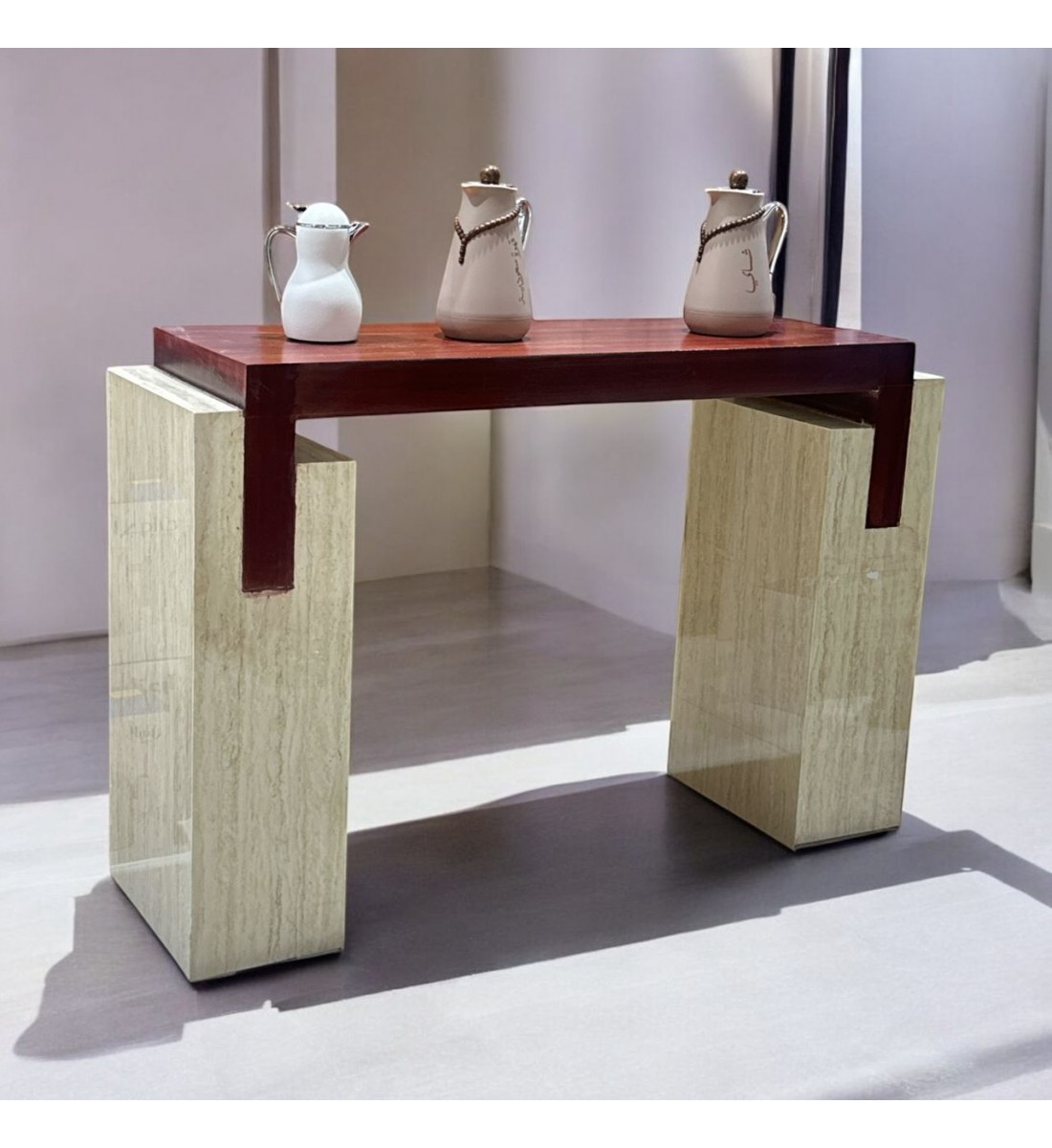 Alternative entrance marble surface alternative marble beige on brown 140 x 40 x 90 cm (custom product)
