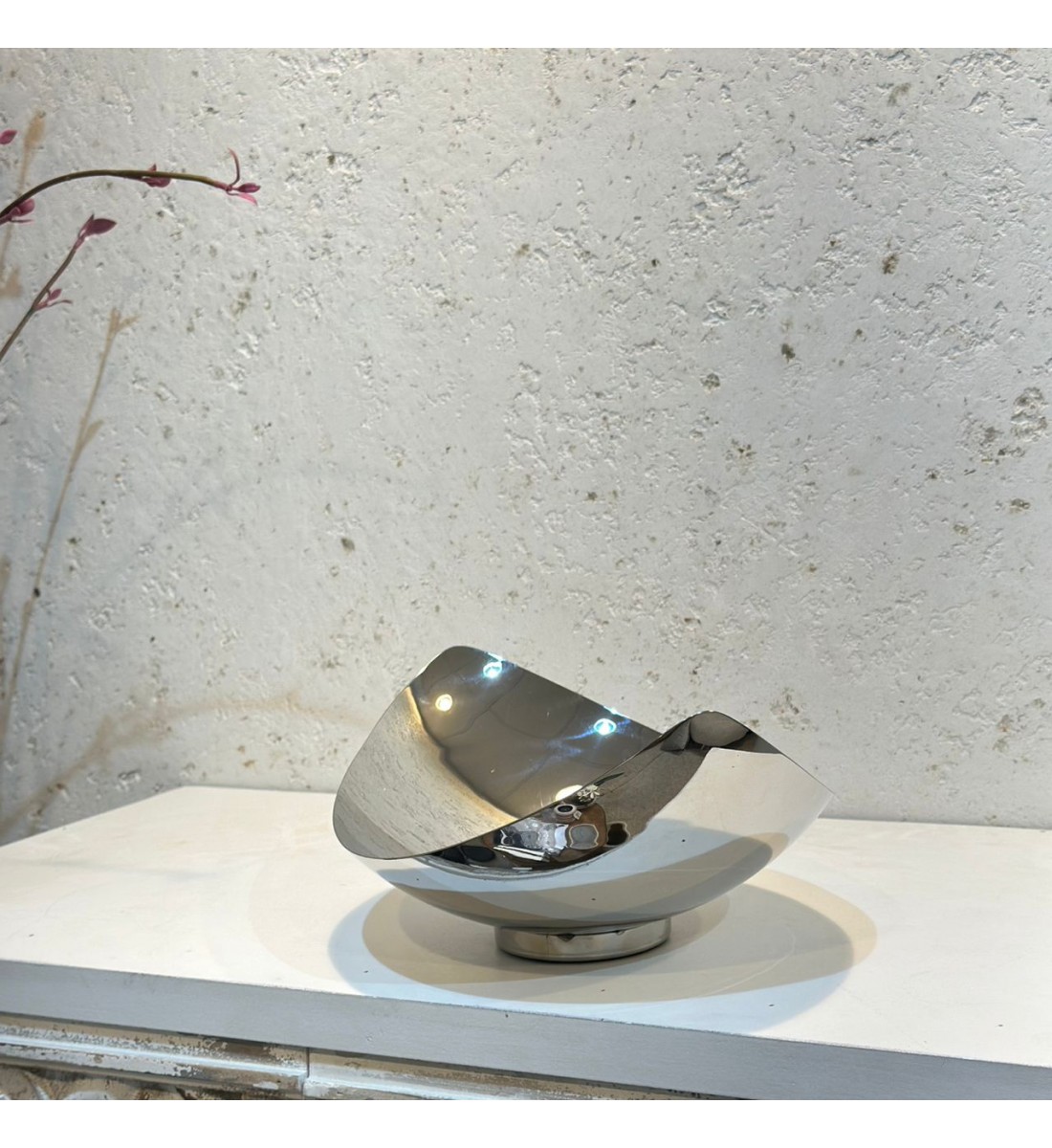Crescent-shaped stainless steel serving bowl 30 x 23 x 13 cm
