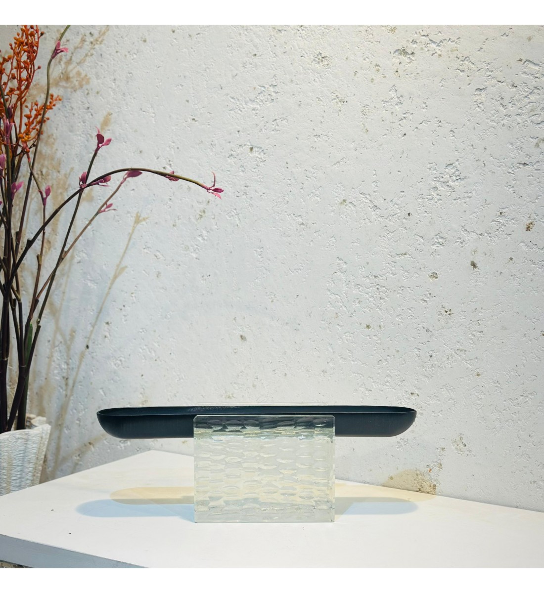 ستاند تقديم اسود كبير بقاعدة شفافة 34×8×12سم