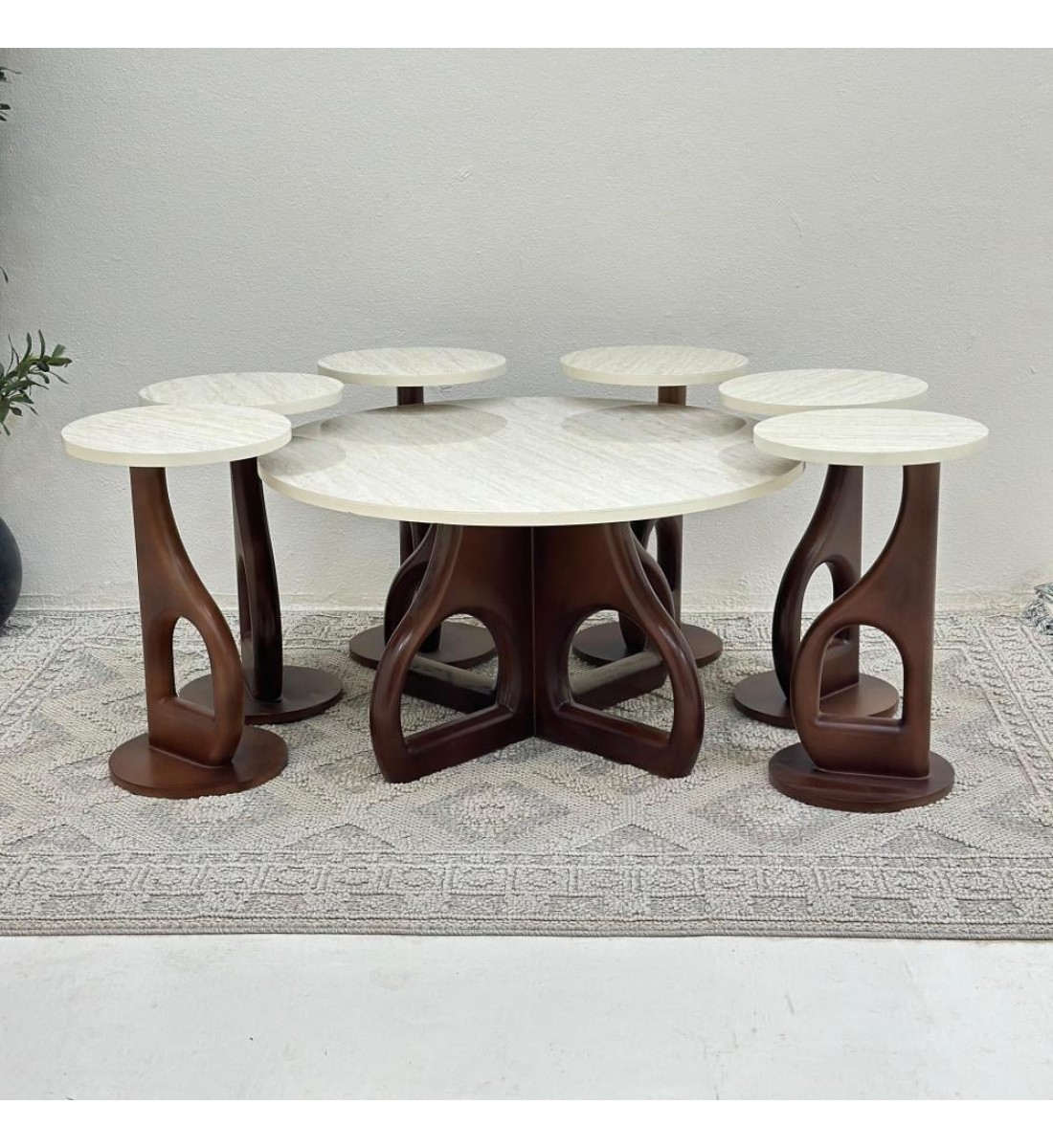 طقم طاولات 7قطع سطح بديل الرخام ملمس ناعم قاعده خشب لون بني طقم طاولات 7قطع سطح بديل الرخام ملمس ناعم قاعده خشب لون بني