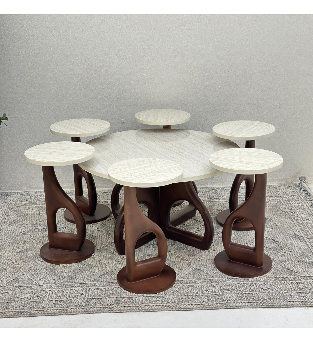 طقم طاولات 7قطع سطح بديل الرخام ملمس ناعم قاعده خشب لون بني طقم طاولات 7قطع سطح بديل الرخام ملمس ناعم قاعده خشب لون بني