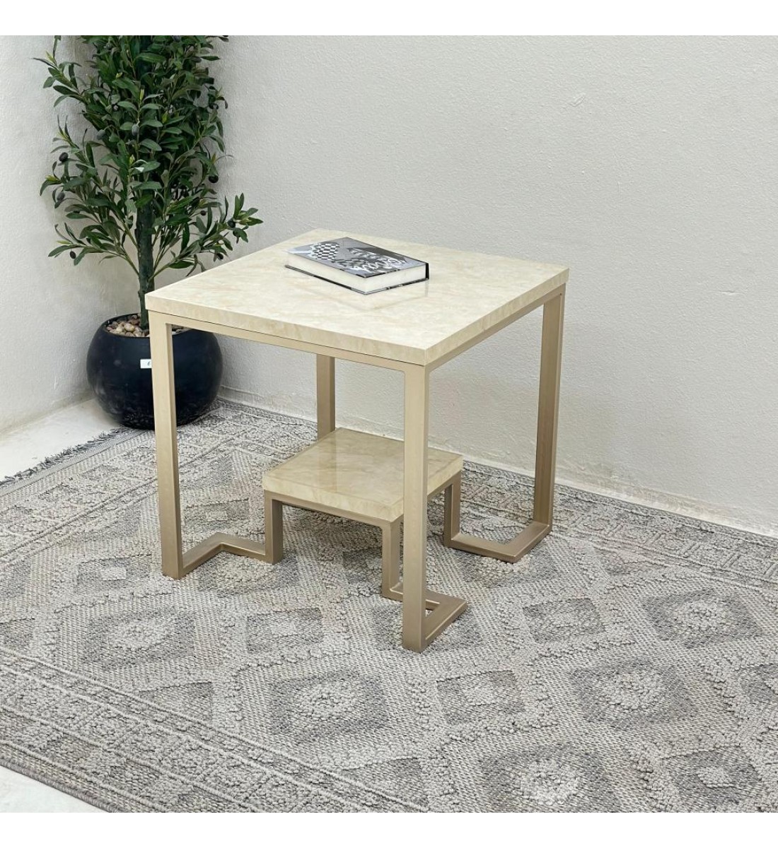 طاولة زاوية سطح بديل الرخام قاعدة حديد لون مكس 60*60*60 سم 