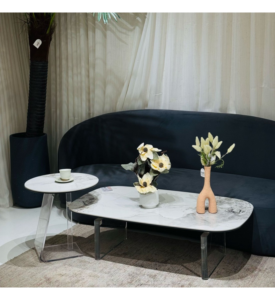 طقم طاولات قهوة بسطح رخام قاعده اكرلك من قطعتين طقم طاولات قهوة بسطح رخام قاعده اكرلك من قطعتين