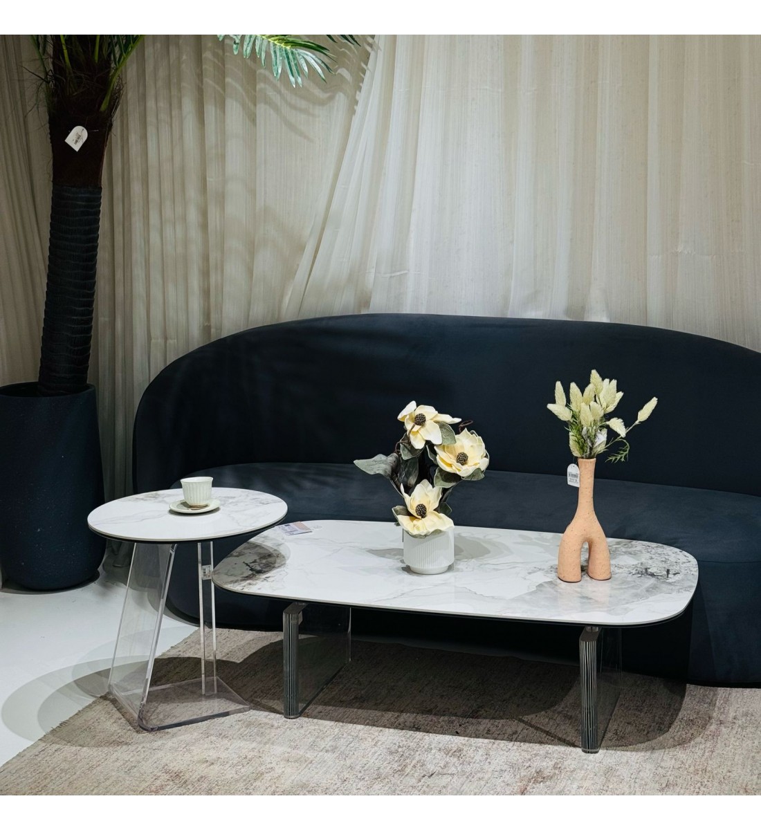 طقم طاولات قهوة بسطح رخام قاعده اكرلك من قطعتين طقم طاولات قهوة بسطح رخام قاعده اكرلك من قطعتين