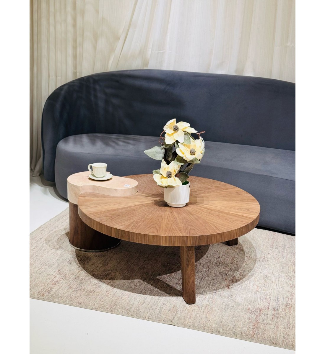 طاولة قهوه بنمط عصري خشب 106×93×38سم طاولة قهوه بنمط عصري خشب 106×93×38سم