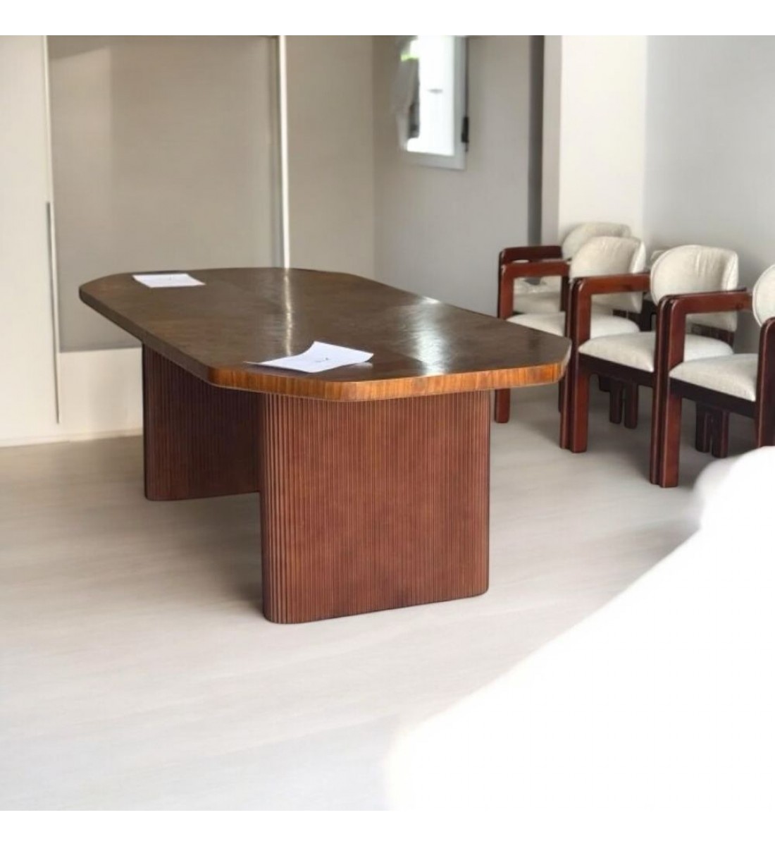 طقم طاولة طعام 8 كراسي سطح قشرة الجوز قاعده خشب طقم طاولة طعام 8 كراسي سطح قشرة الجوز قاعده خشب