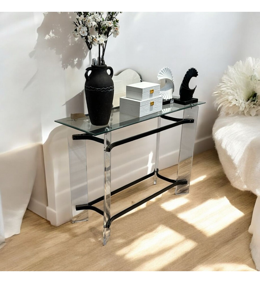 Acrylic entrance with glass top. 120 x 40 x 80 cm