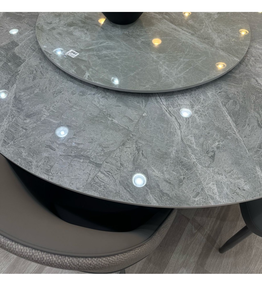 طقم طاولة طعام من الرخام8كراسي – 150×150×75سم – رمادي ملون