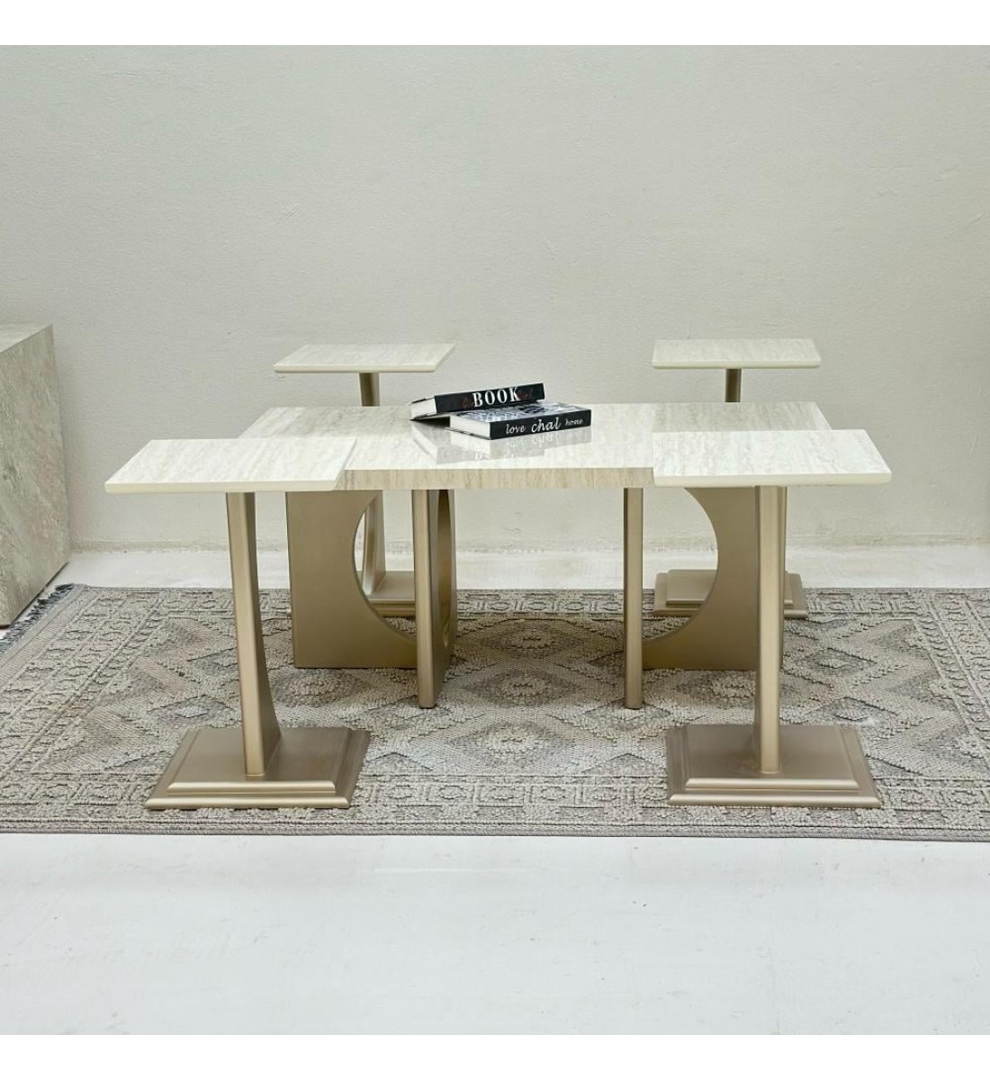 طقم طاولات 5قطع سطح  ناعم بديل الرخام قاعده خشب لون مكس