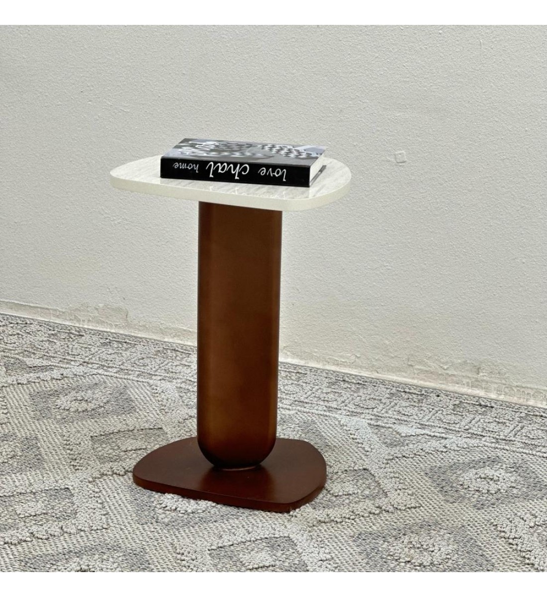 طاولة خدمة سطح بديل الرخام ترافنتينو ملمس ناعم قاعدة خشب لون بني طاولة خدمة سطح بديل الرخام ترافنتينو ملمس ناعم قاعدة خشب لون بني