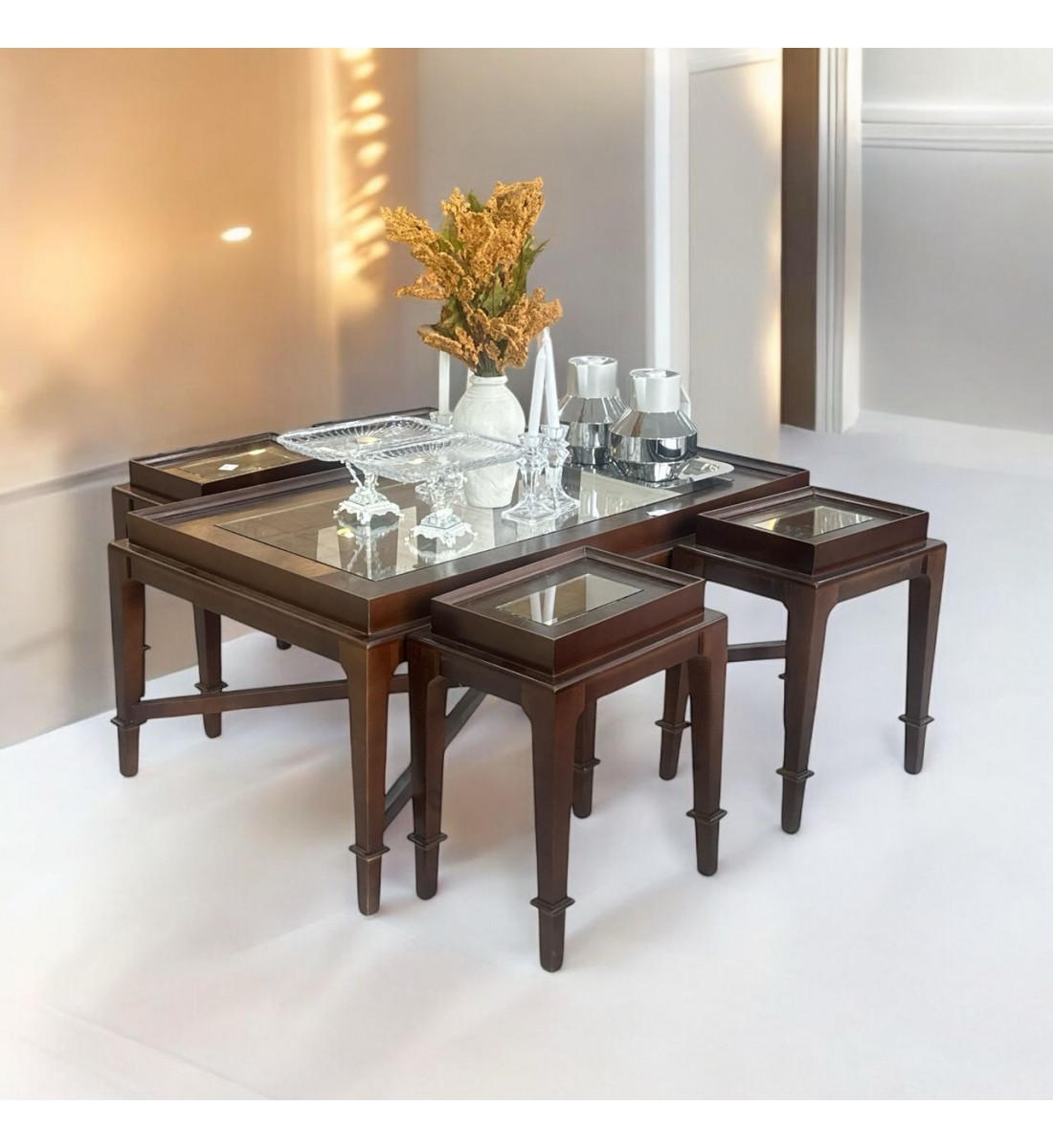 طقم طاولات 5قطع سطح زجاج والجوز الطبيعي قاعده خشب