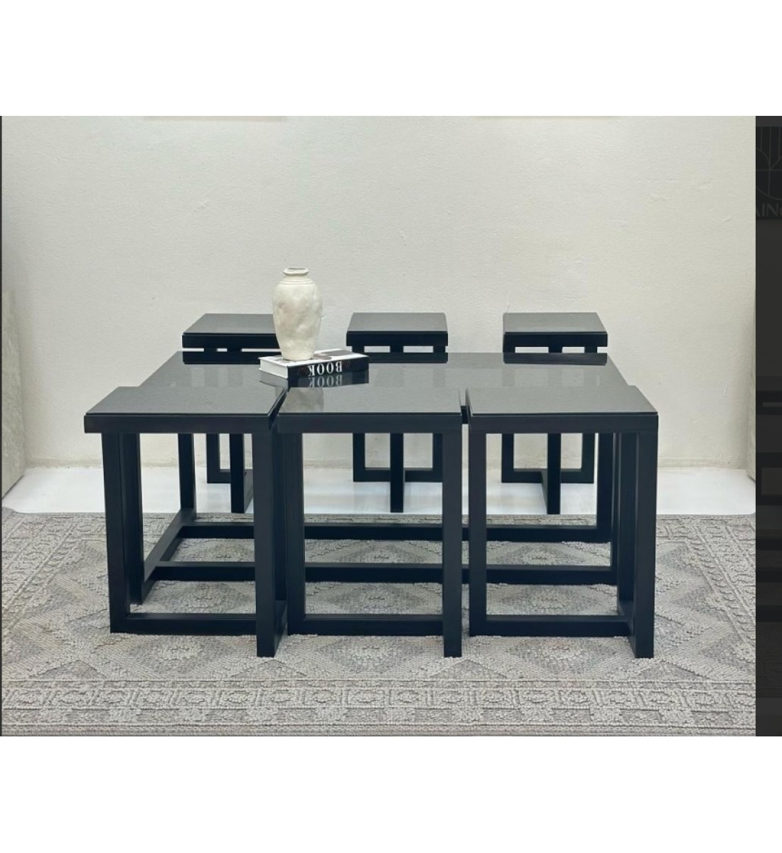 طقم طاولات 7قطع سطح زجاج قاعده حديد لون اسود