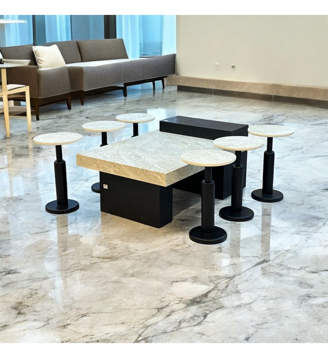 طقم طاولات 7قطع سطح بديل حجر قاعده خشب لون اسود طقم طاولات 7قطع سطح بديل حجر قاعده خشب لون اسود