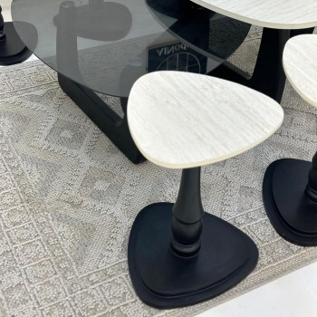 طقم طاولات 8قطع سطح الطاولة الاولى: بديل الرخام ترافنتينو ملمس ناعم ،والثانيه سطح زجاج قاعداتهما خشب لون اسود