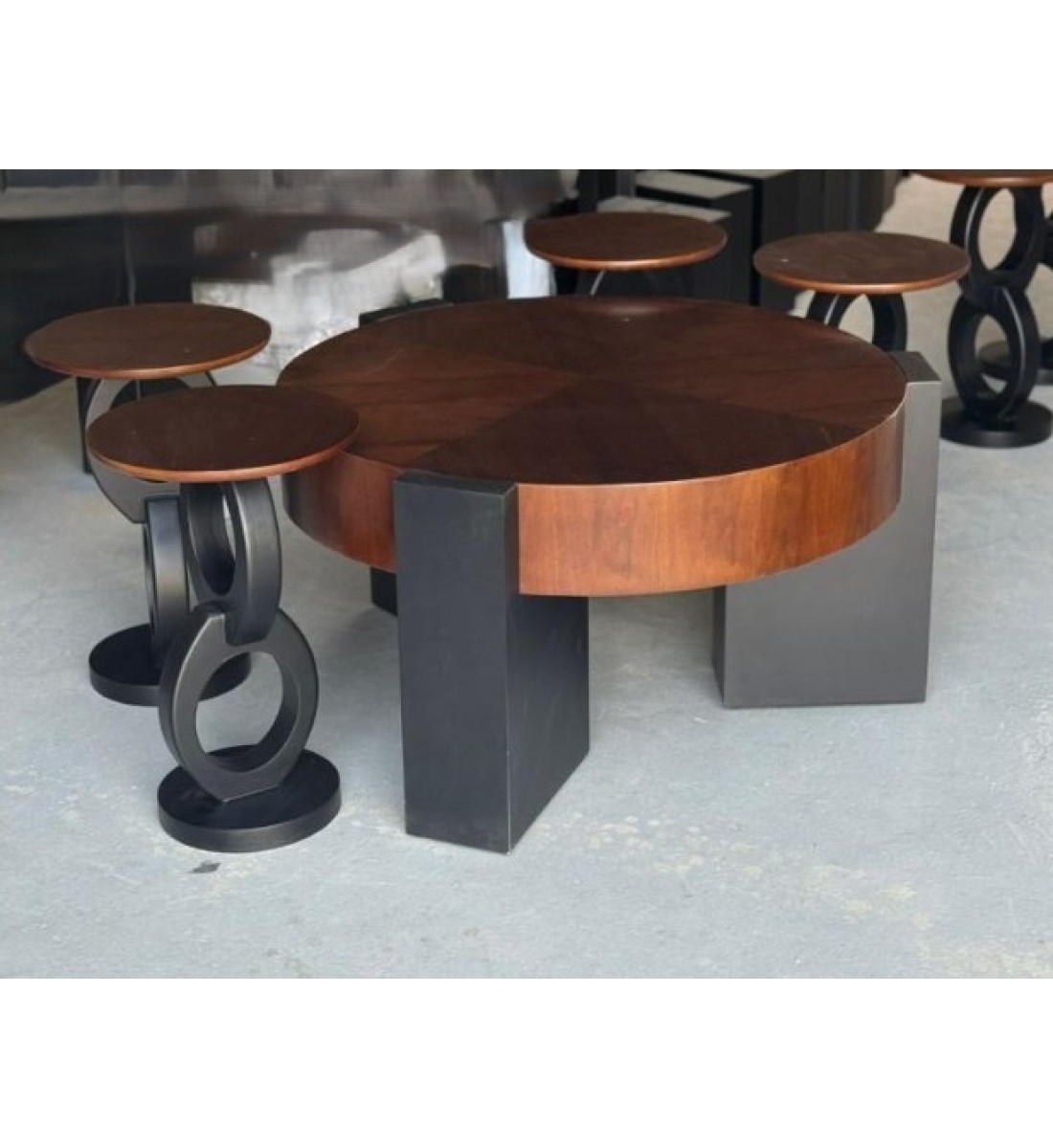 طقم طاولات 5قطع سطح قشرة الجوز قاعده خشب