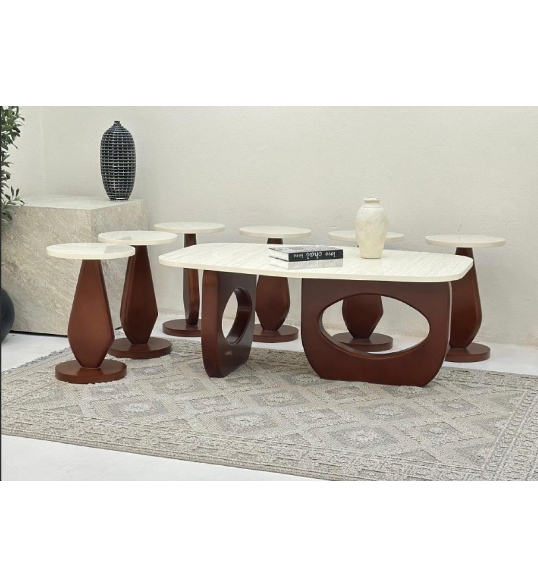 طقم طاولات 7قطع سطح بديل الرخام ترافنتينو ملمس ناعم قاعدة خشب لون بني طقم طاولات 7قطع سطح بديل الرخام ترافنتينو ملمس ناعم قاعدة خشب لون بني