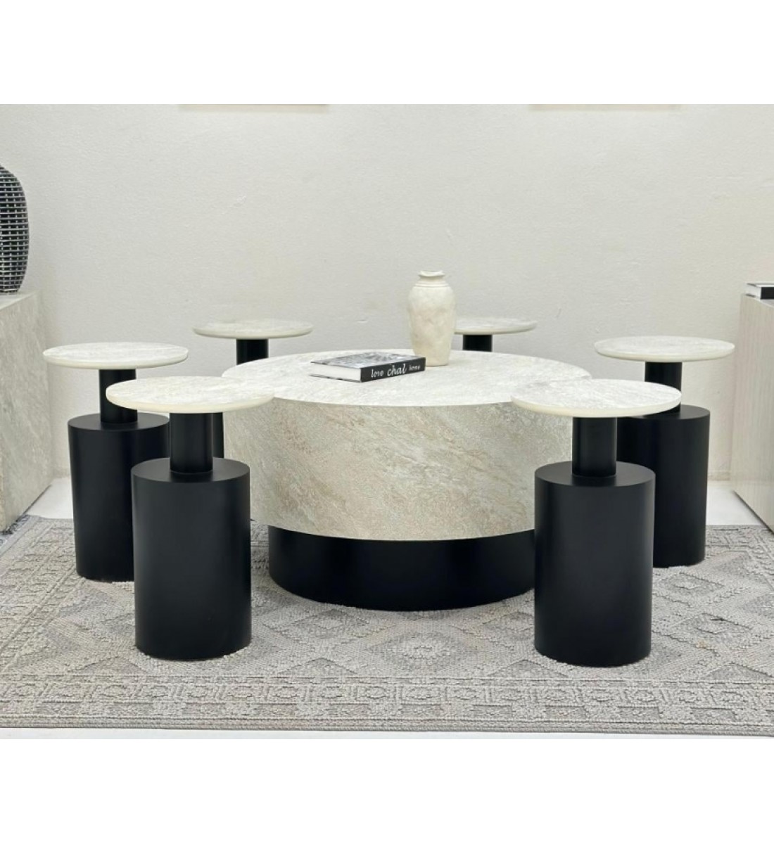 طقم طاولات اسطواني 7قطع سطح بديل الحجر قاعدة خشب لون اسود طقم طاولات اسطواني 7قطع سطح بديل الحجر قاعدة خشب لون اسود