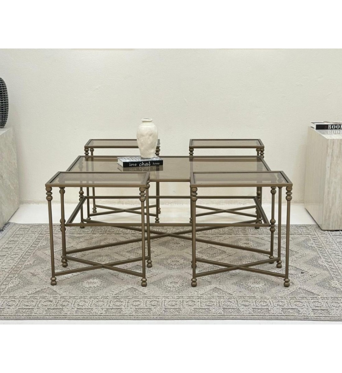 طقم طاولات 5قطع سطح زجاج شفاف قاعده حديد لون زيتي معدني طقم طاولات 5قطع سطح زجاج شفاف قاعده حديد لون زيتي معدني