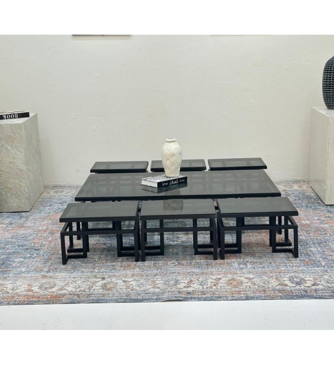 طقم طاولات 7قطع سطح زجاج قاعده حديد لون اسود طقم طاولات 7قطع سطح زجاج قاعده حديد لون اسود