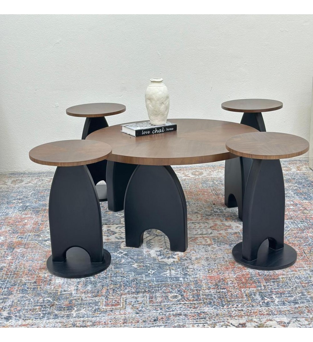 طقم طاولات 7قطع سطح قشرة الجوز قاعده خشب لون اسود