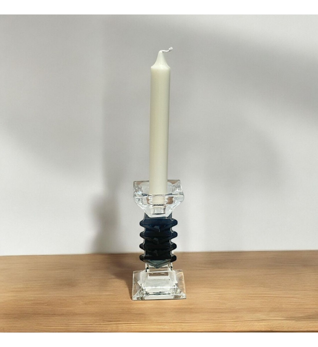 شمعدان كرستال تصميم انيق23×6×6سم 