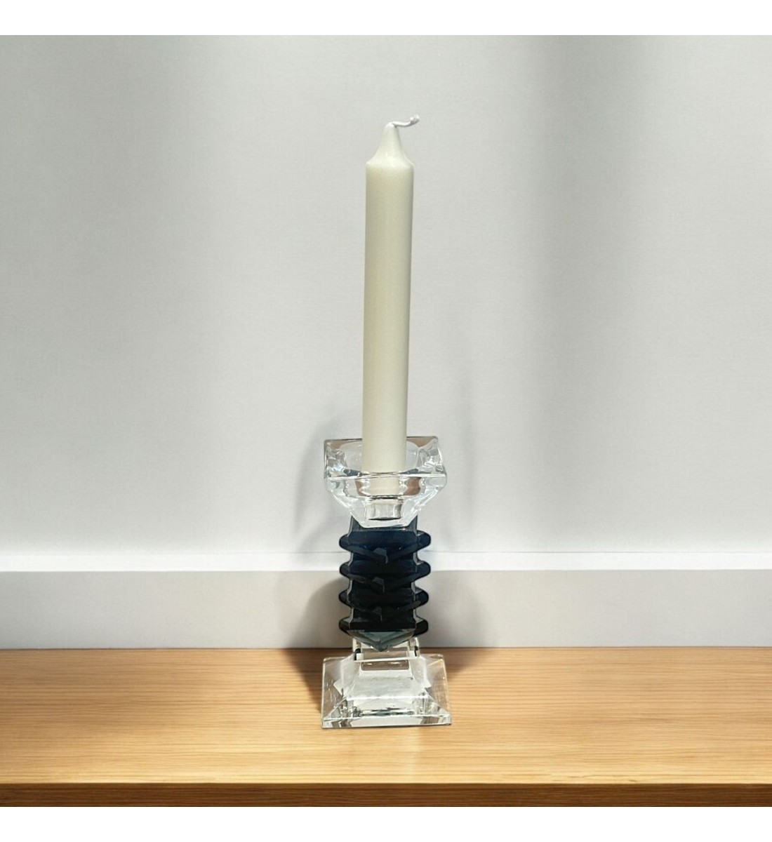شمعدان كرستال تصميم انيق23×6×6سم 