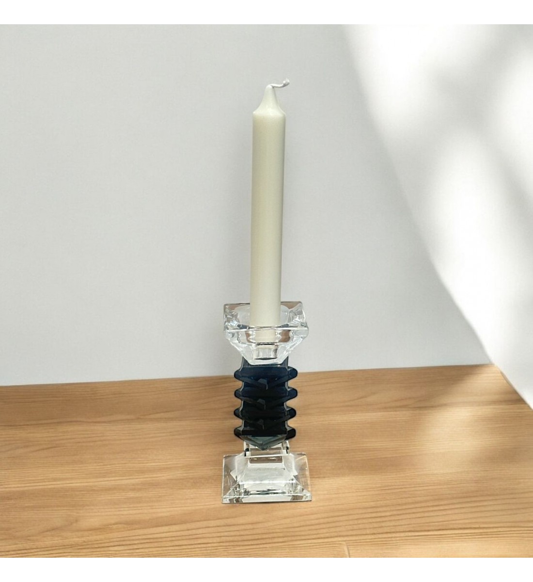 شمعدان كرستال تصميم انيق23×6×6سم 