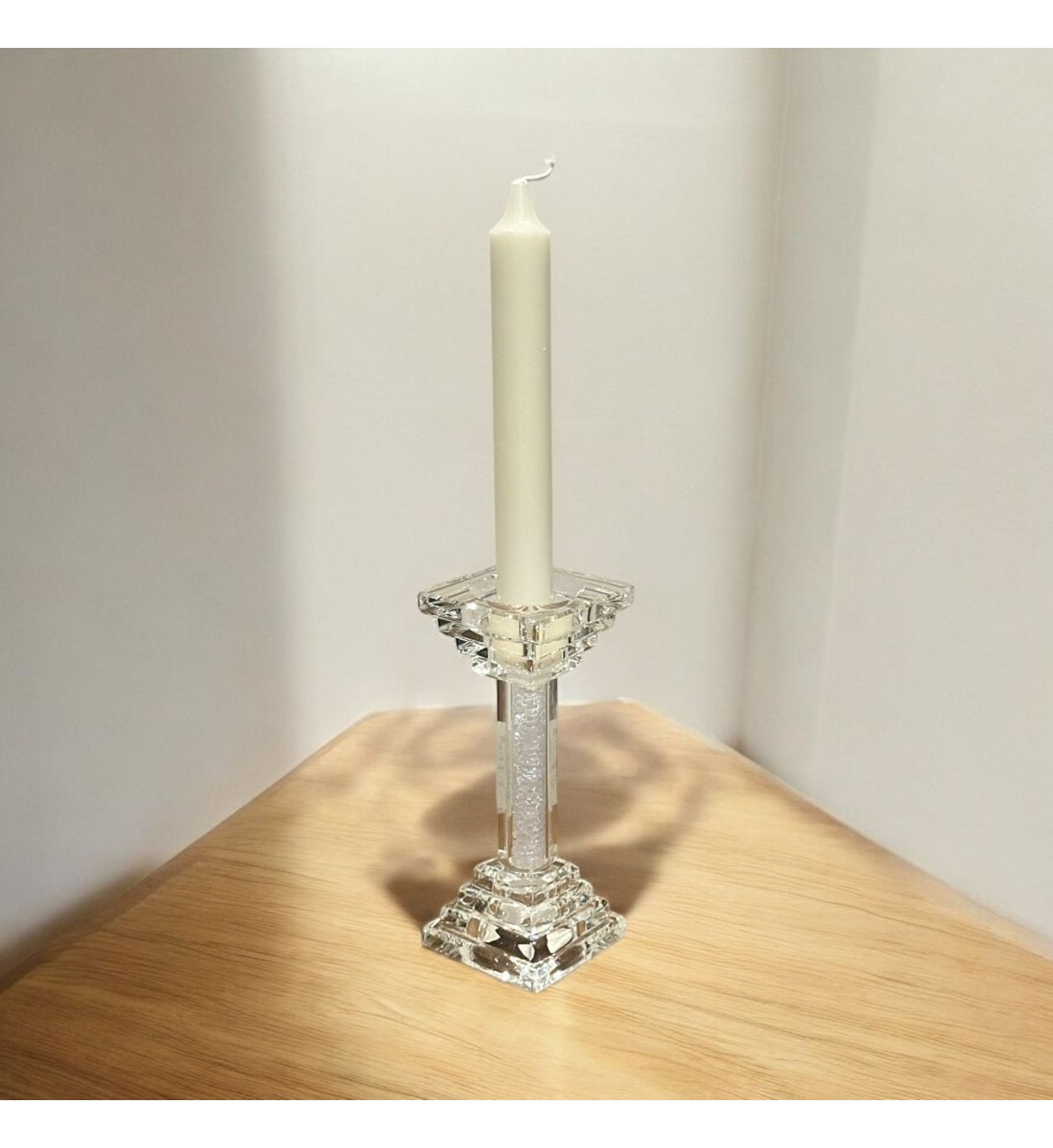 شمعدان كرستال تصميم انيق15×6×6سم 