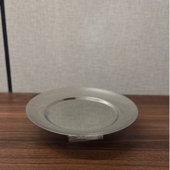 صحن تقديم من الاستانلس استيل  وقاعده اكرليك مقاس 22×22×5سم 