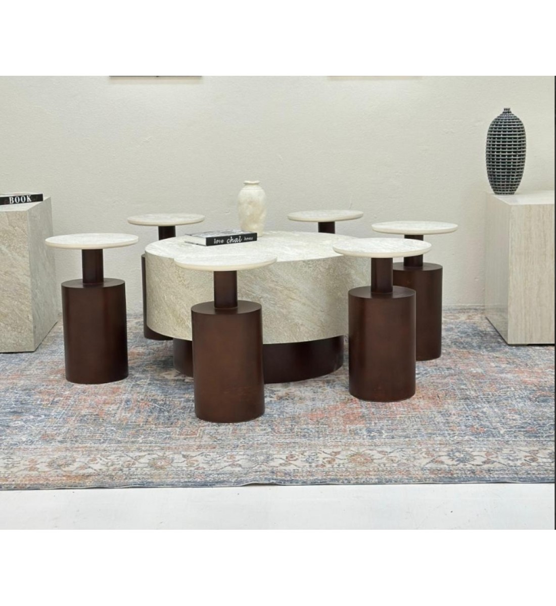 طقم طاولات اسطواني 7قطع سطح بديل الحجر سطح خشن قاعدة خشب لون بني طقم طاولات اسطواني 7قطع سطح بديل الحجر سطح خشن قاعدة خشب لون بني