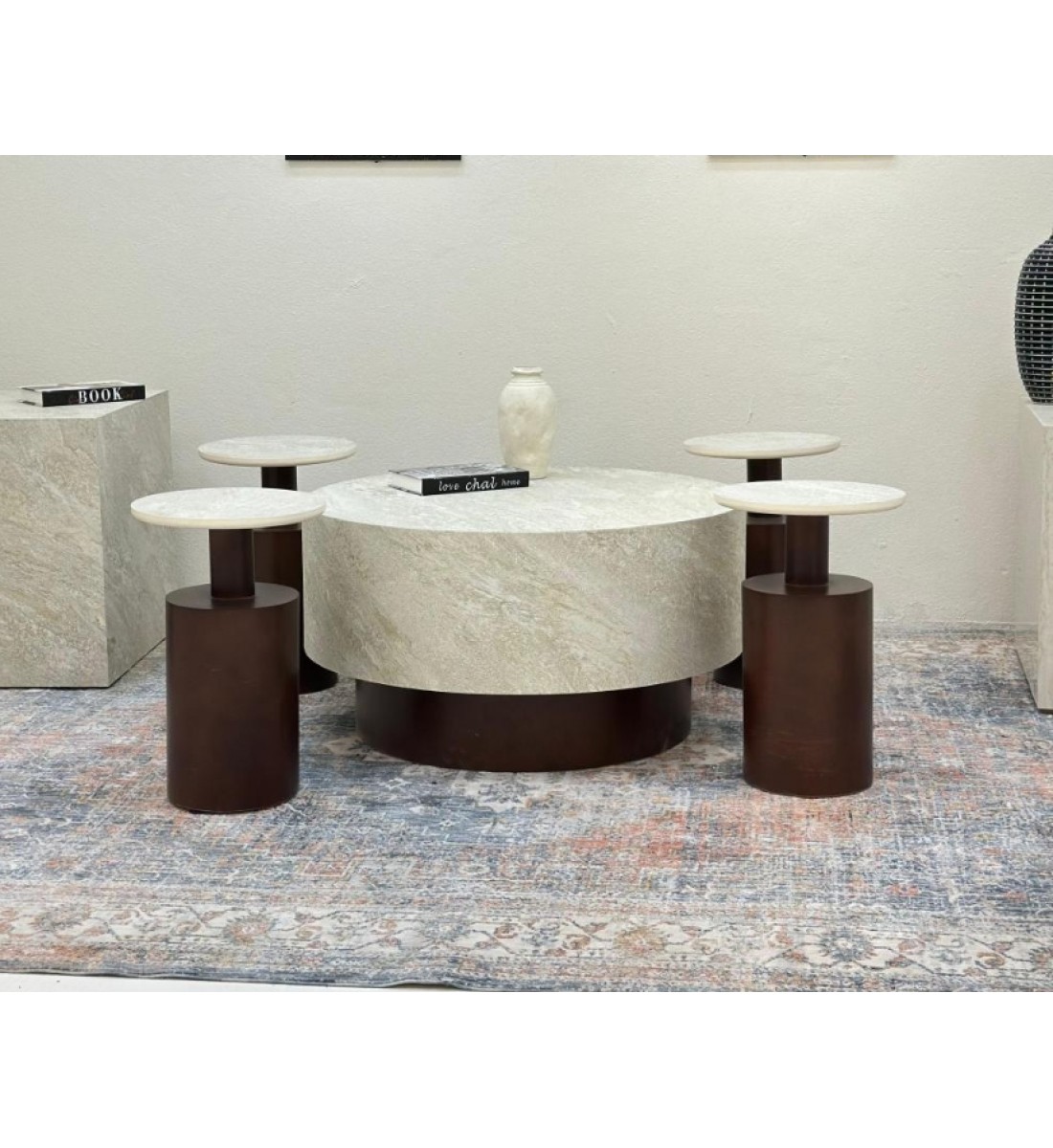 طقم طاولات اسطواني 5قطع سطح بديل الحجر قاعدة خشب لون بني طقم طاولات اسطواني 5قطع سطح بديل الحجر قاعدة خشب لون بني