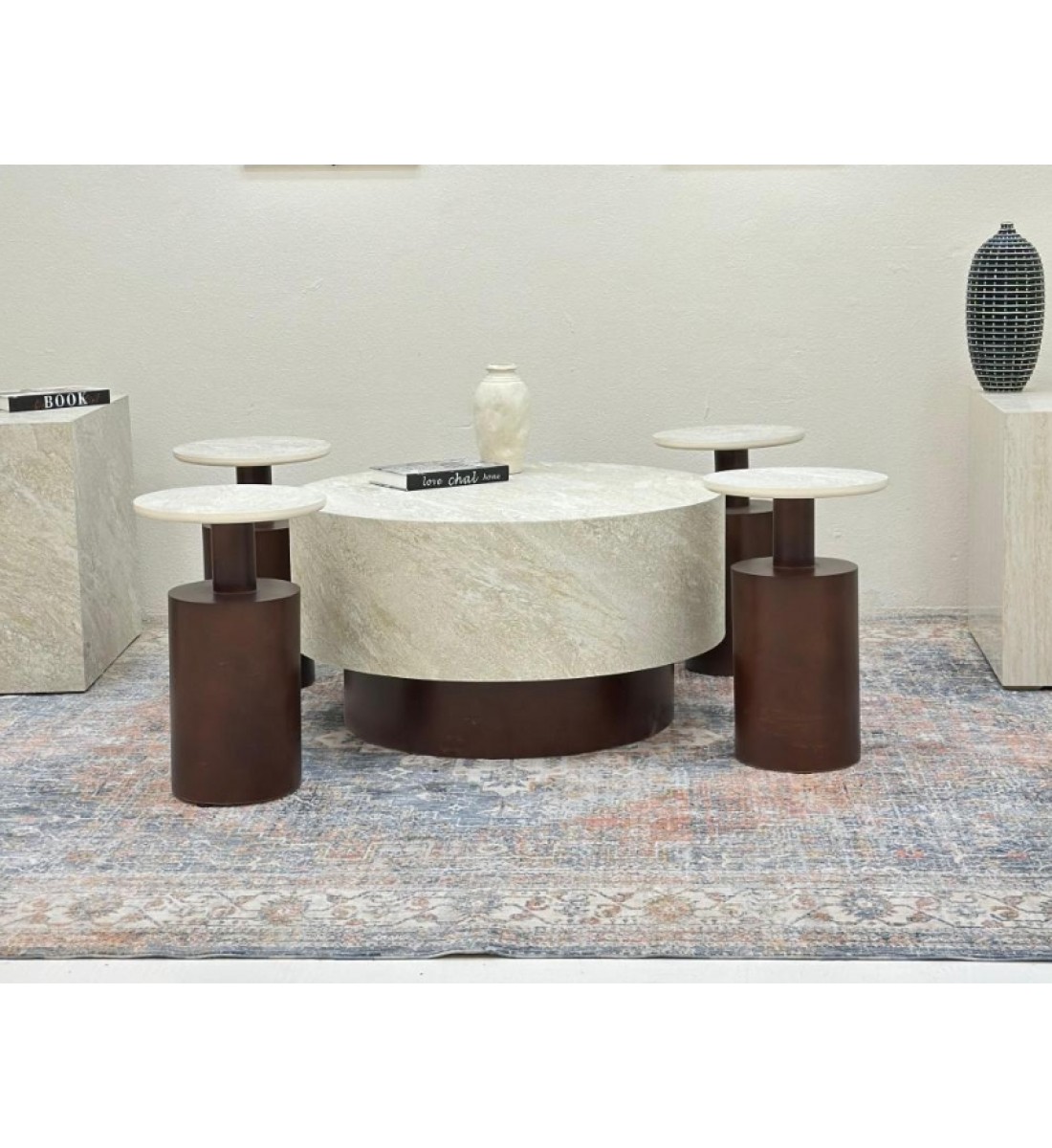 طقم طاولات اسطواني 5قطع سطح بديل الحجر قاعدة خشب لون بني طقم طاولات اسطواني 5قطع سطح بديل الحجر قاعدة خشب لون بني