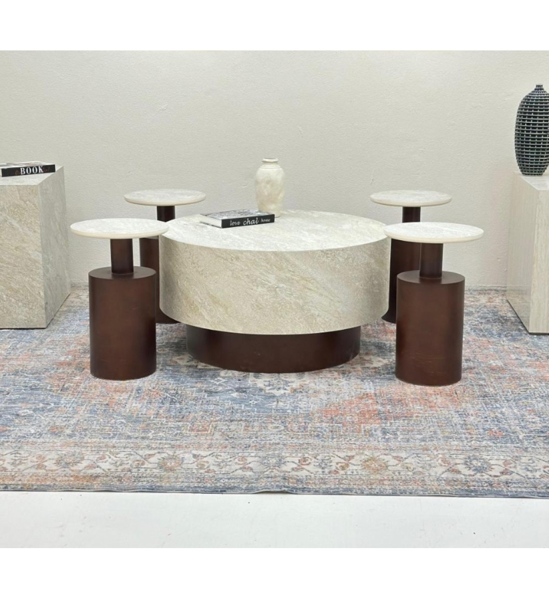 طقم طاولات اسطواني 5قطع سطح بديل الحجر قاعدة خشب لون بني طقم طاولات اسطواني 5قطع سطح بديل الحجر قاعدة خشب لون بني