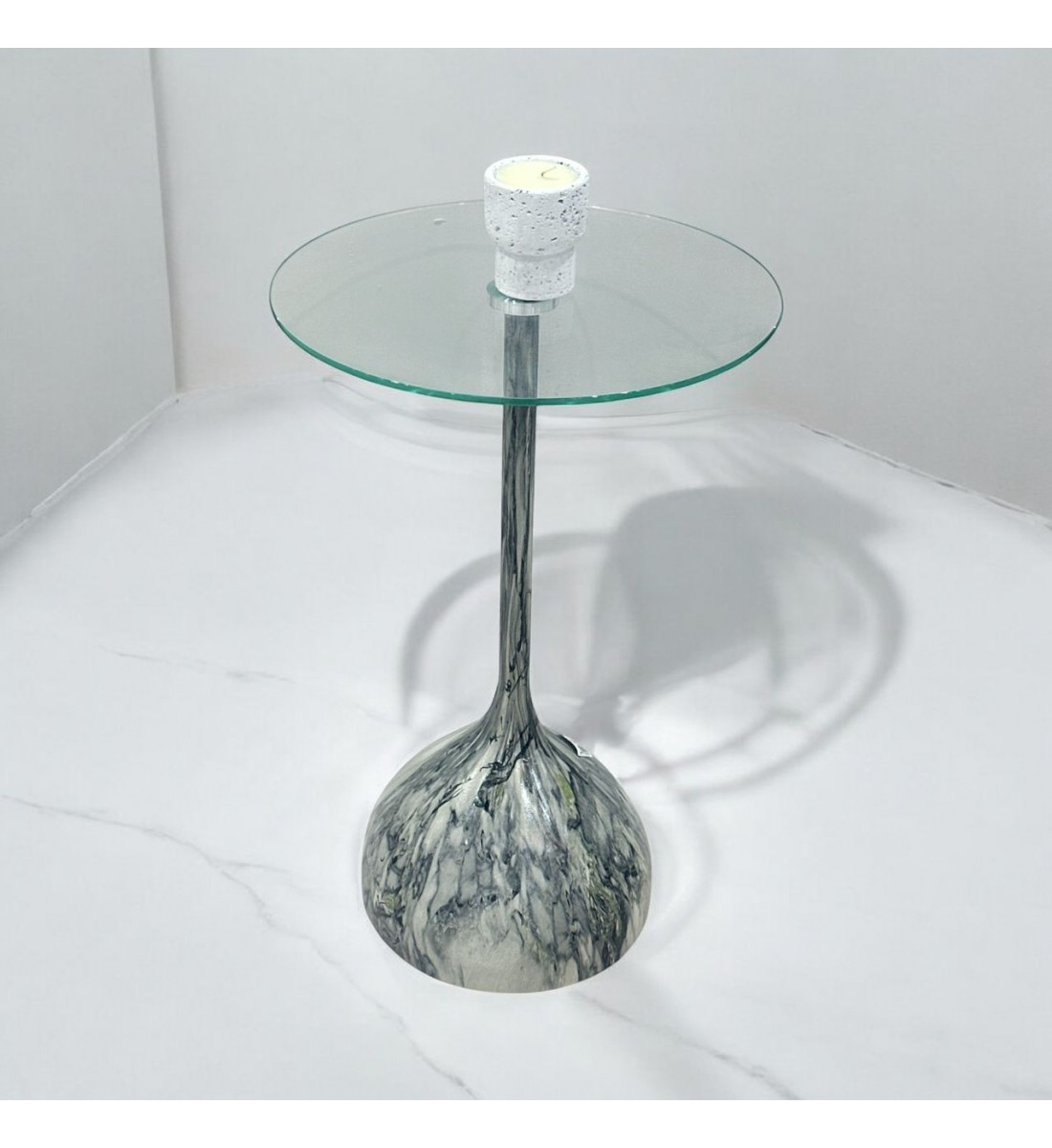 طاولة خدمةسطح زجاج اسود علي رمادي مقاس 35×35×50سم طاولة خدمةسطح زجاج اسود علي رمادي مقاس 35×35×50سم