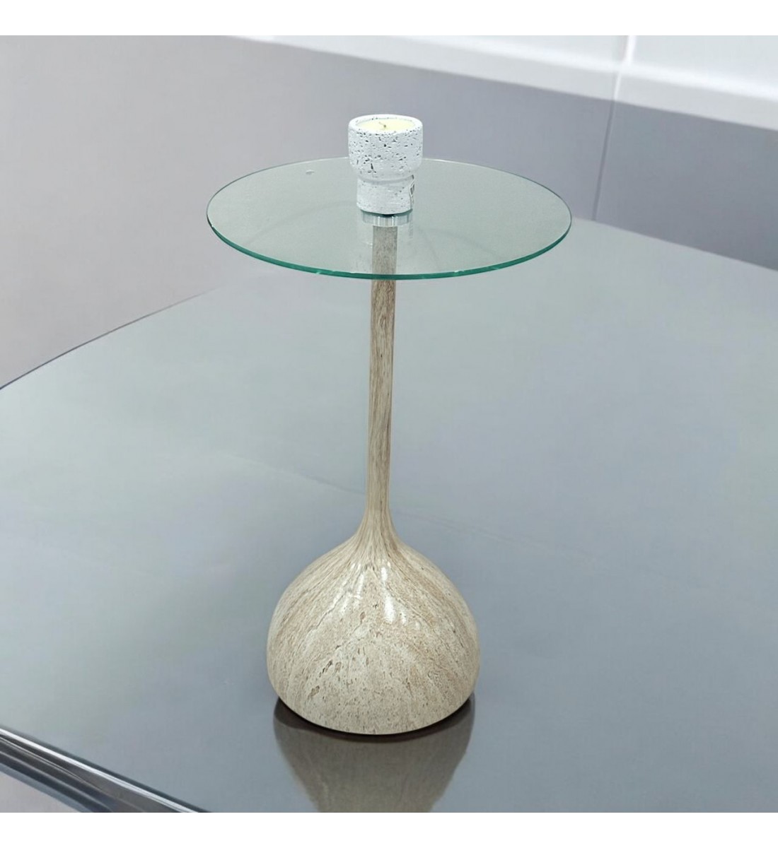 طاولة خدمةسطح زجاج بيج مخطط مقاس 35×35×50سم طاولة خدمةسطح زجاج بيج مخطط مقاس 35×35×50سم