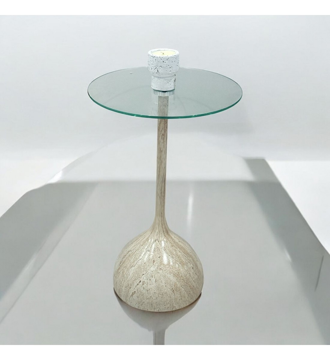 طاولة خدمةسطح زجاج بيج مخطط مقاس 35×35×50سم طاولة خدمةسطح زجاج بيج مخطط مقاس 35×35×50سم