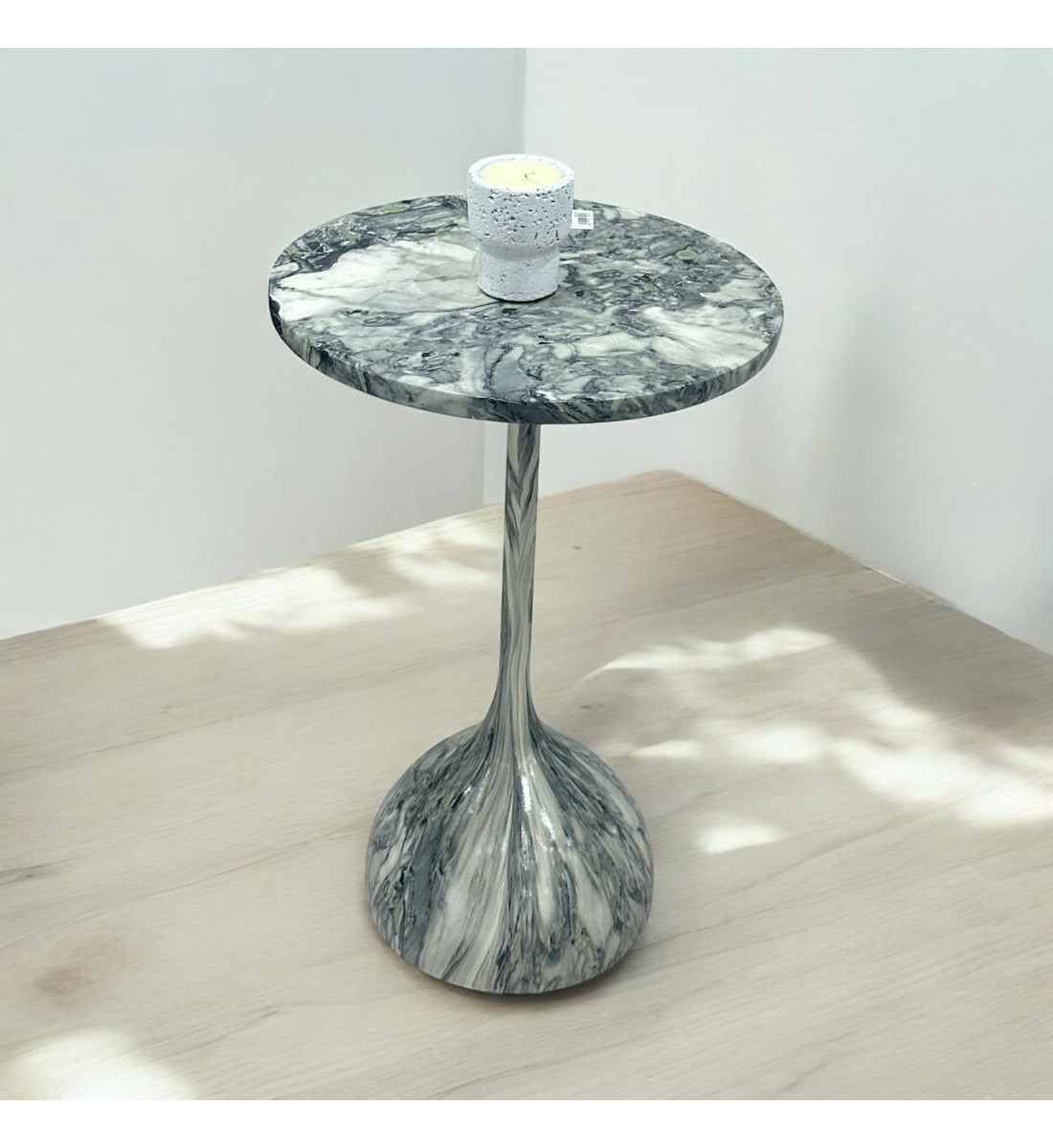 طاولة خدمة سطح خشب ملون مقاس 35×35×55سم طاولة خدمة سطح خشب ملون مقاس 35×35×55سم