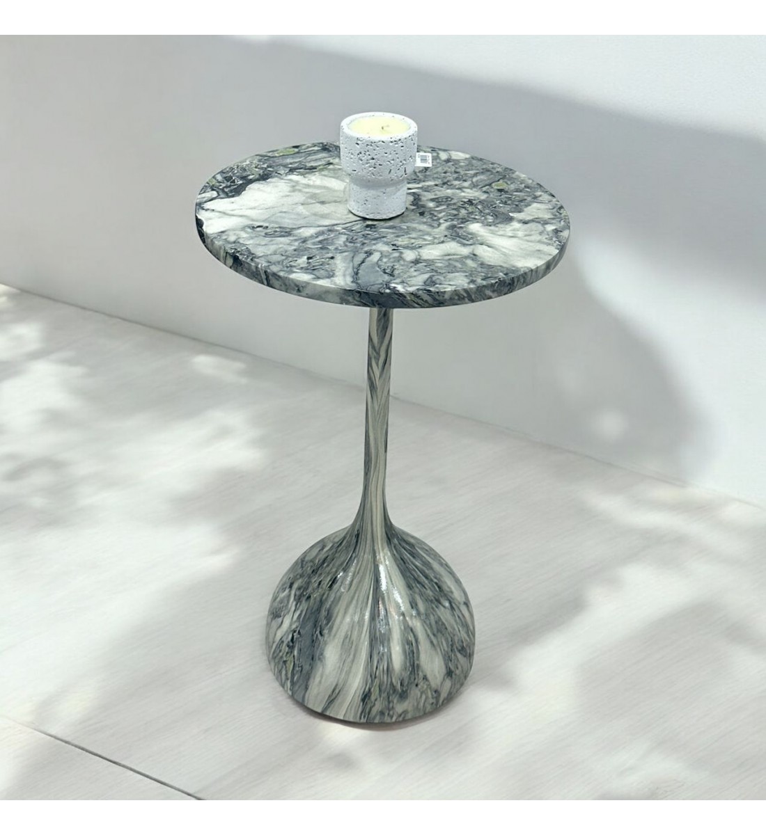 طاولة خدمة سطح خشب ملون مقاس 35×35×55سم طاولة خدمة سطح خشب ملون مقاس 35×35×55سم