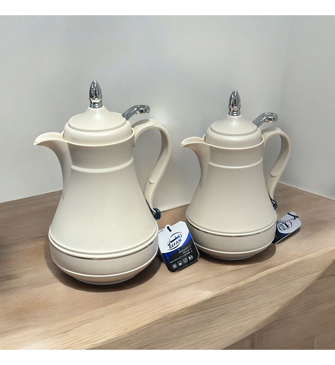  طقم ترامس يتصميم عصري باللون الابيض 