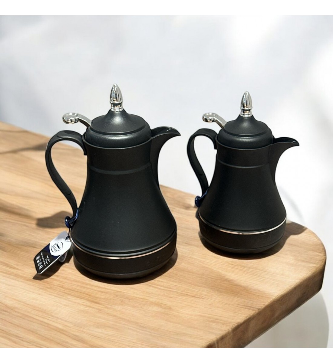 طقم ترامس يتصميم عصري باللون الاسود طقم ترامس يتصميم عصري باللون الاسود