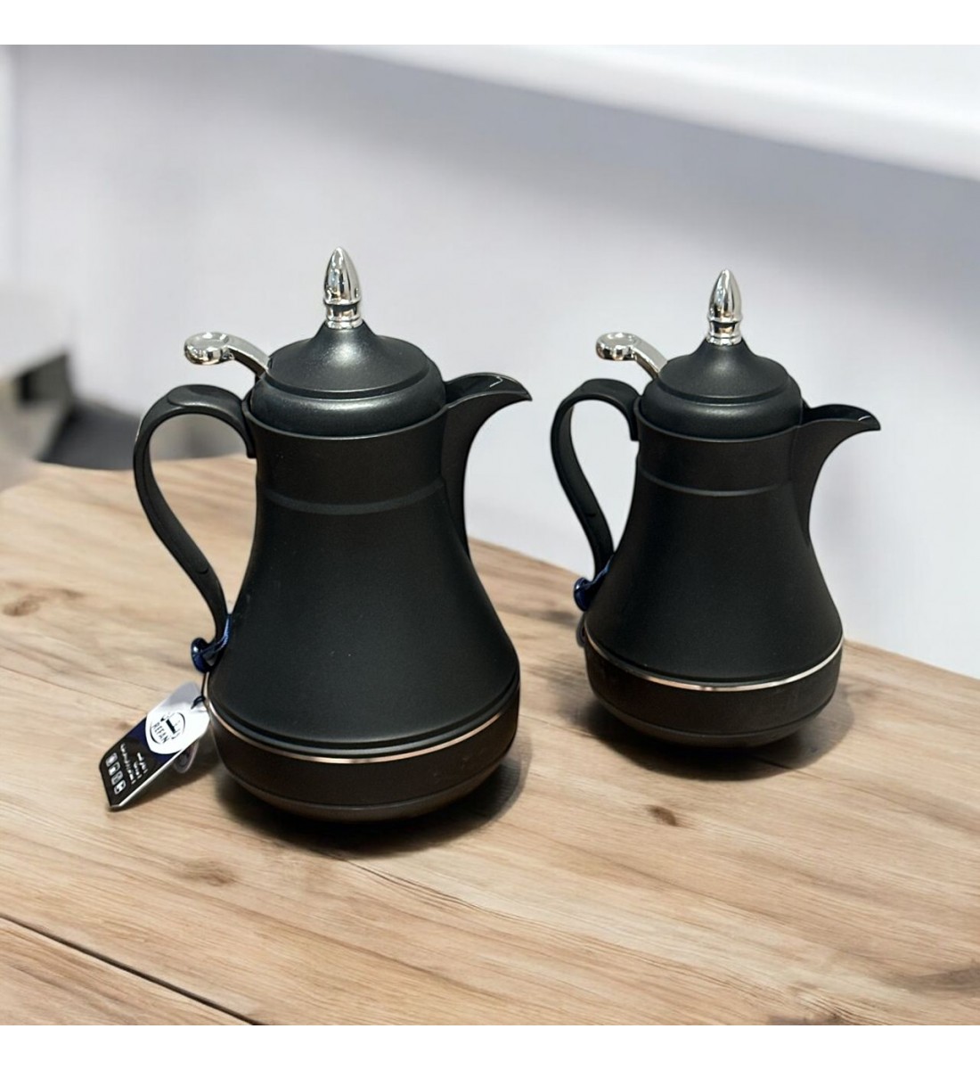 طقم ترامس يتصميم عصري باللون الاسود طقم ترامس يتصميم عصري باللون الاسود