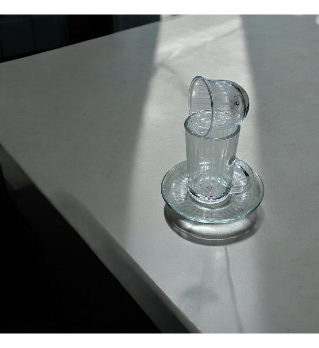 طقم كاسات وفناجين مع الصحن 18قطعه طقم كاسات وفناجين مع الصحن 18قطعه