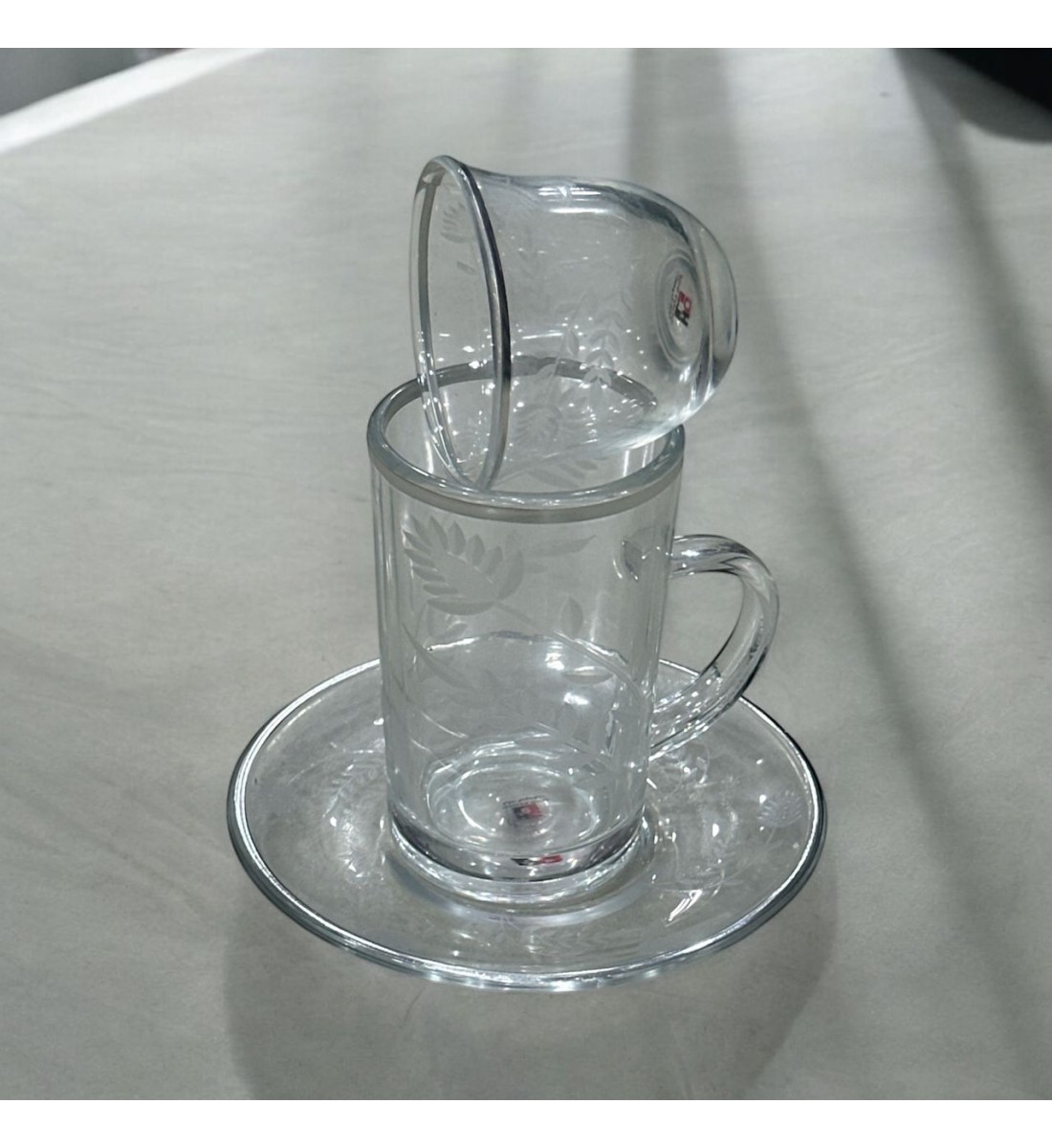 طقم كاسات وفناجين مع الصحن 18قطعه طقم كاسات وفناجين مع الصحن 18قطعه