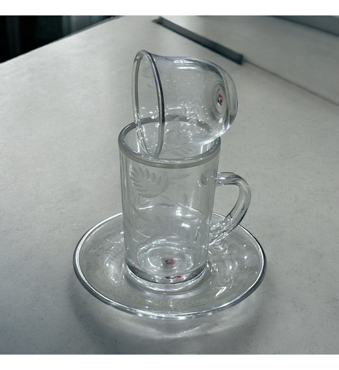 طقم كاسات وفناجين مع الصحن 18قطعه طقم كاسات وفناجين مع الصحن 18قطعه