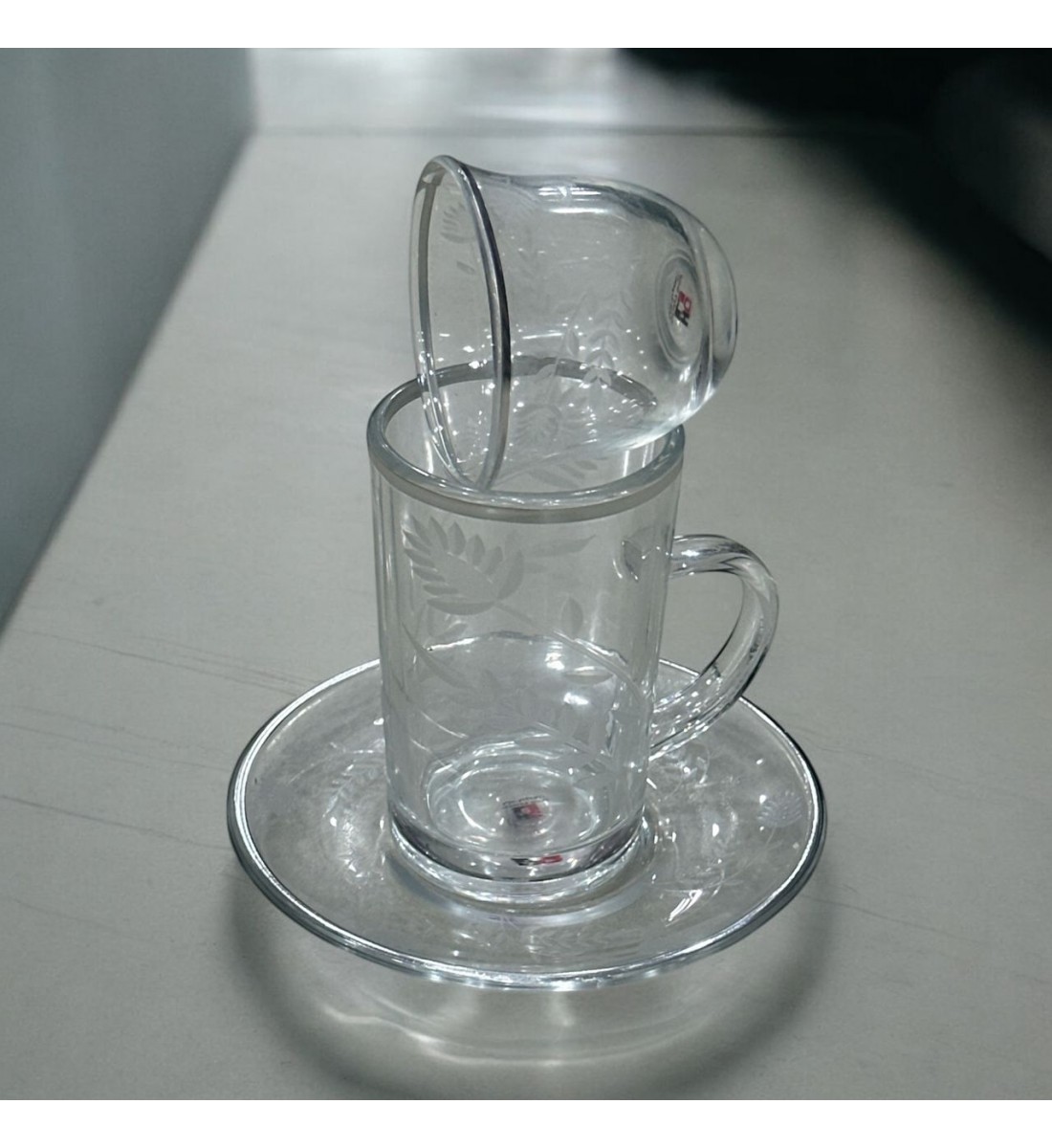 طقم كاسات وفناجين مع الصحن 18قطعه طقم كاسات وفناجين مع الصحن 18قطعه