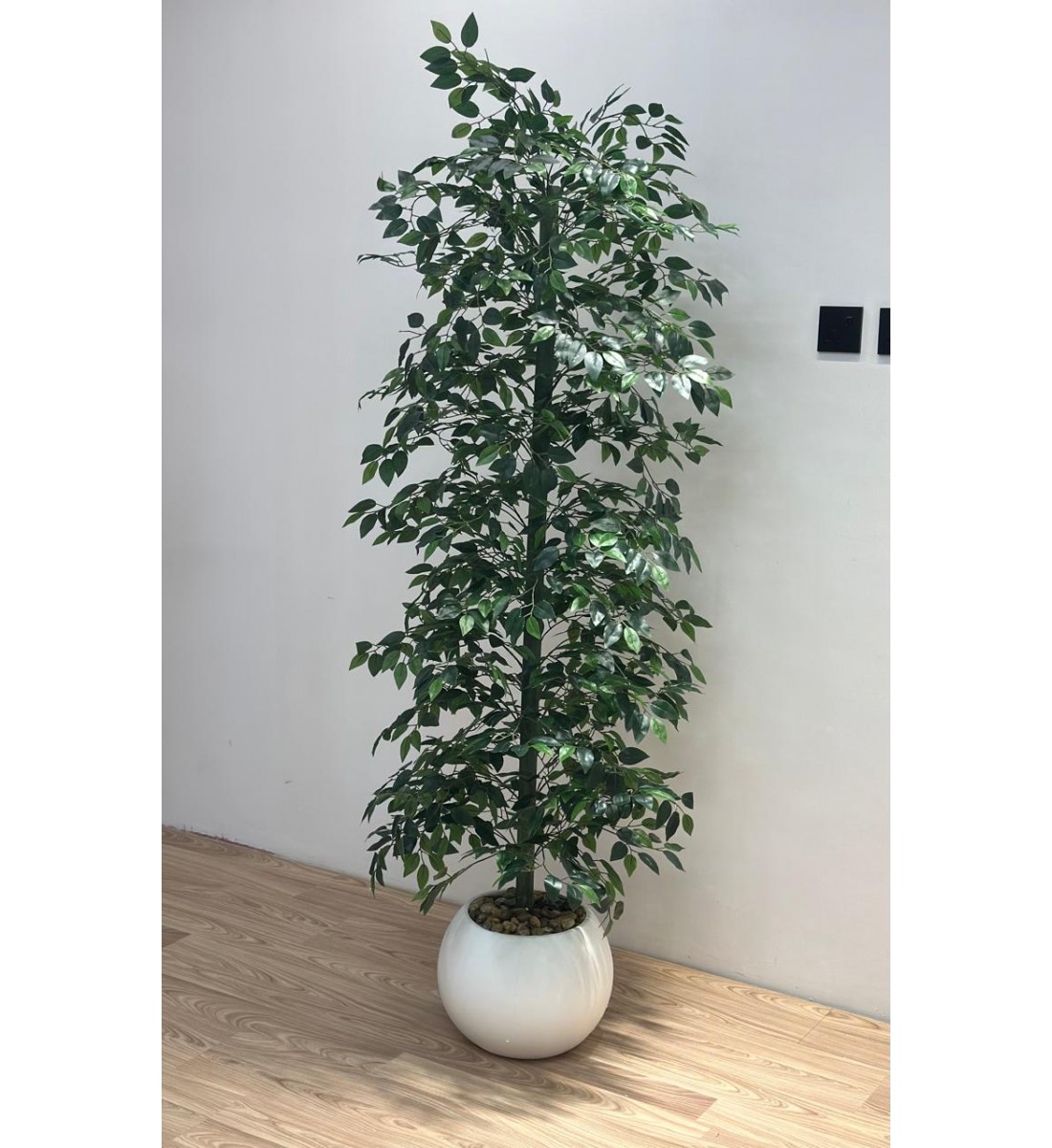 شجرة ليمون صناعيه مركن ابيض 195سم تقريبا شجرة ليمون صناعيه مركن ابيض 195سم تقريبا