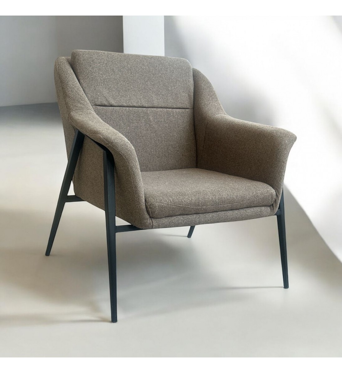 كرسي مفرد قماش | تصميم أنيق ومريح بلمسات عصرية من العروبة سنتر 84×75×78سم 